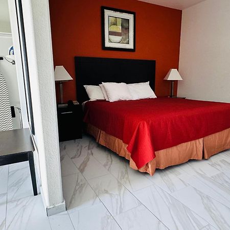 Lux Inn And Suites Three Rivers 外观 照片