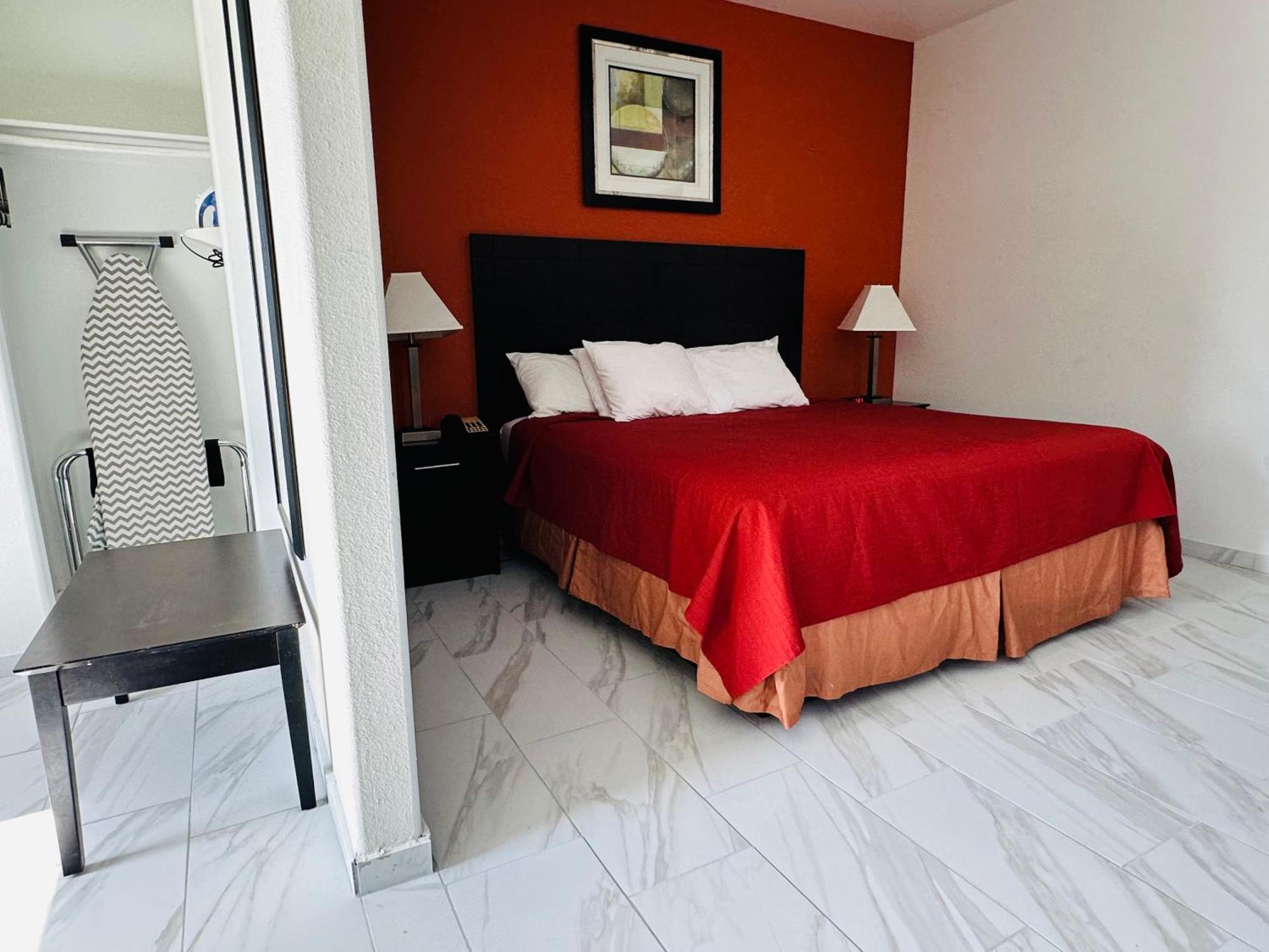 Lux Inn And Suites Three Rivers 外观 照片