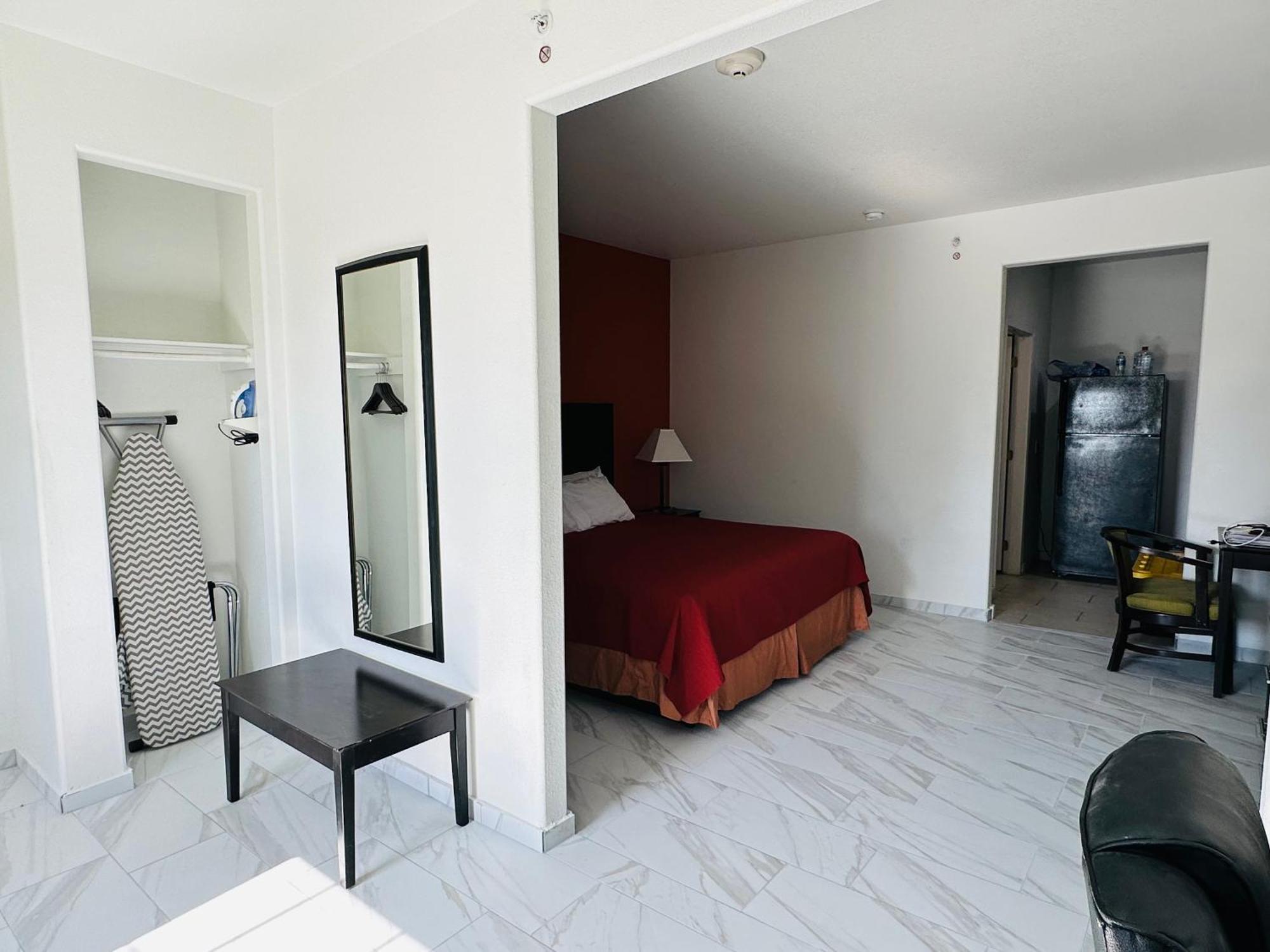 Lux Inn And Suites Three Rivers 外观 照片