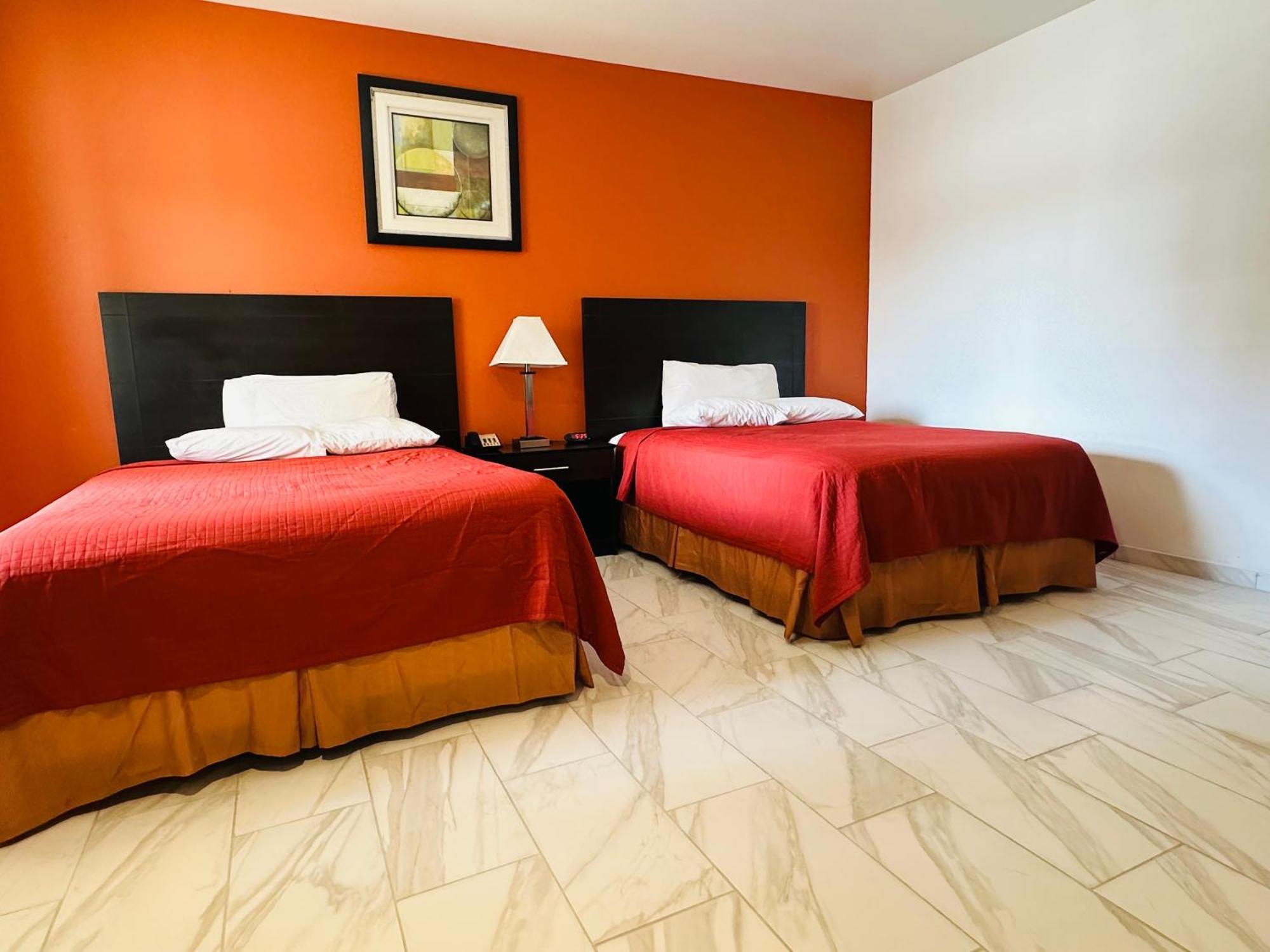 Lux Inn And Suites Three Rivers 外观 照片