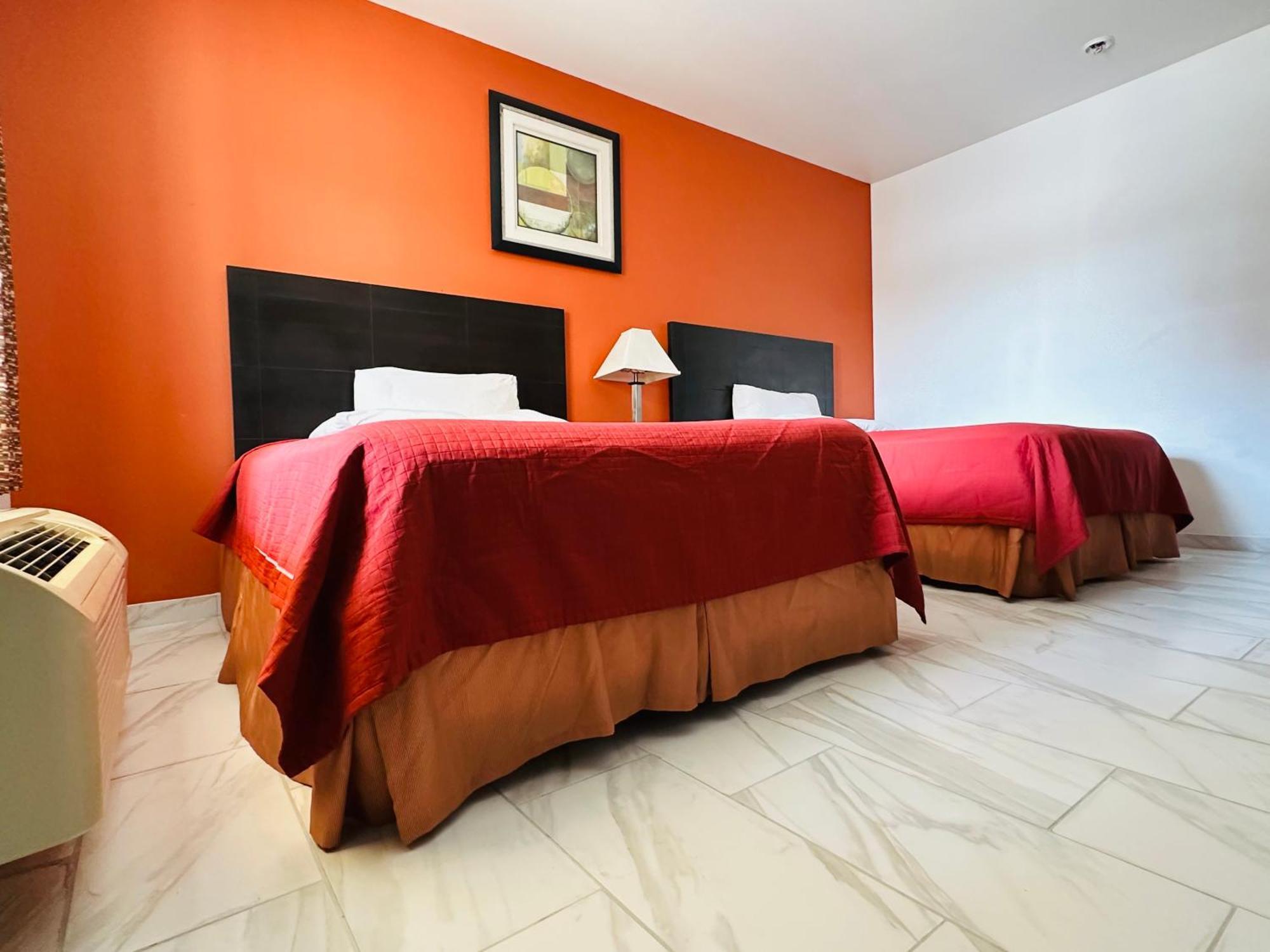 Lux Inn And Suites Three Rivers 外观 照片