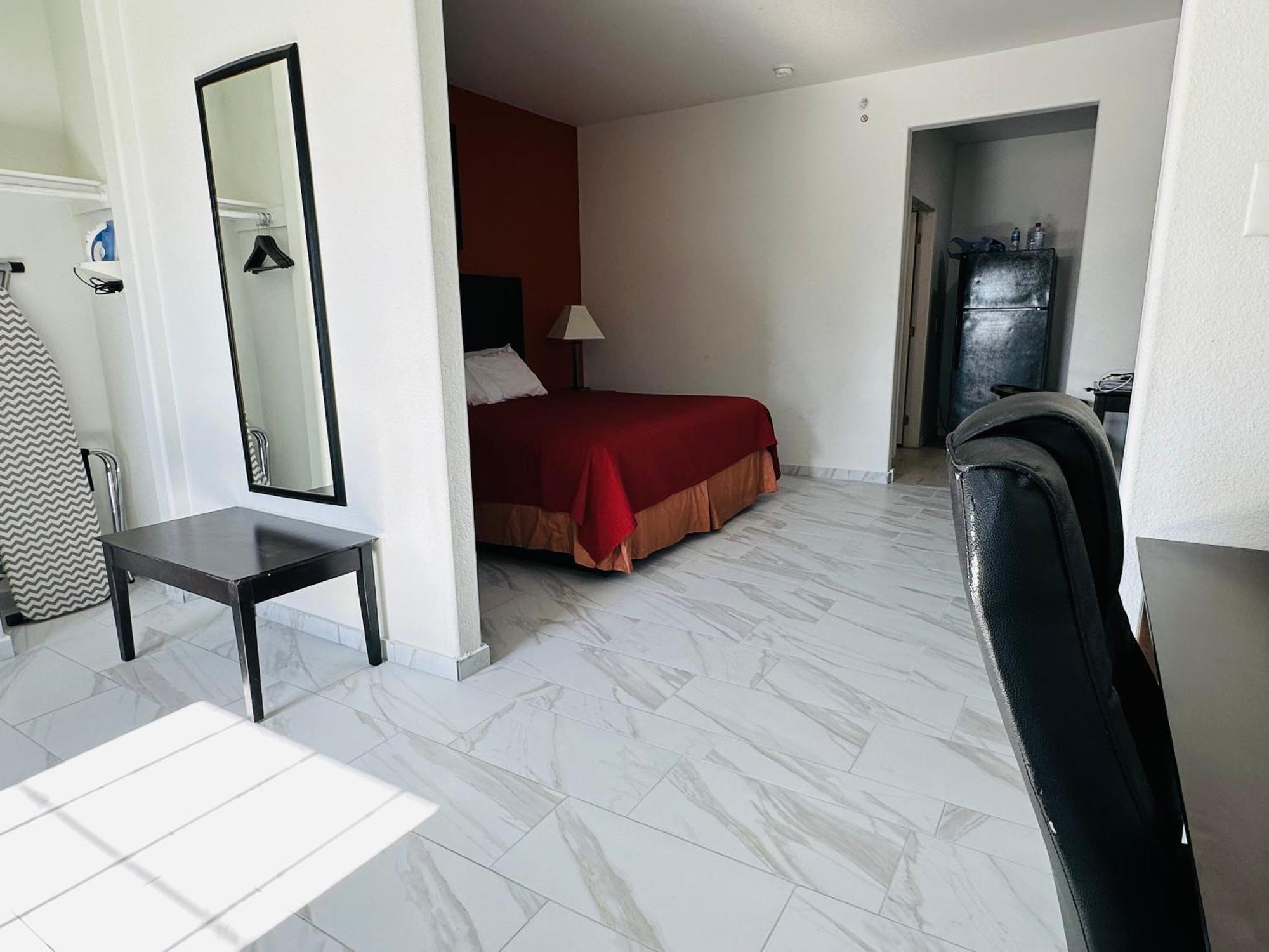 Lux Inn And Suites Three Rivers 外观 照片