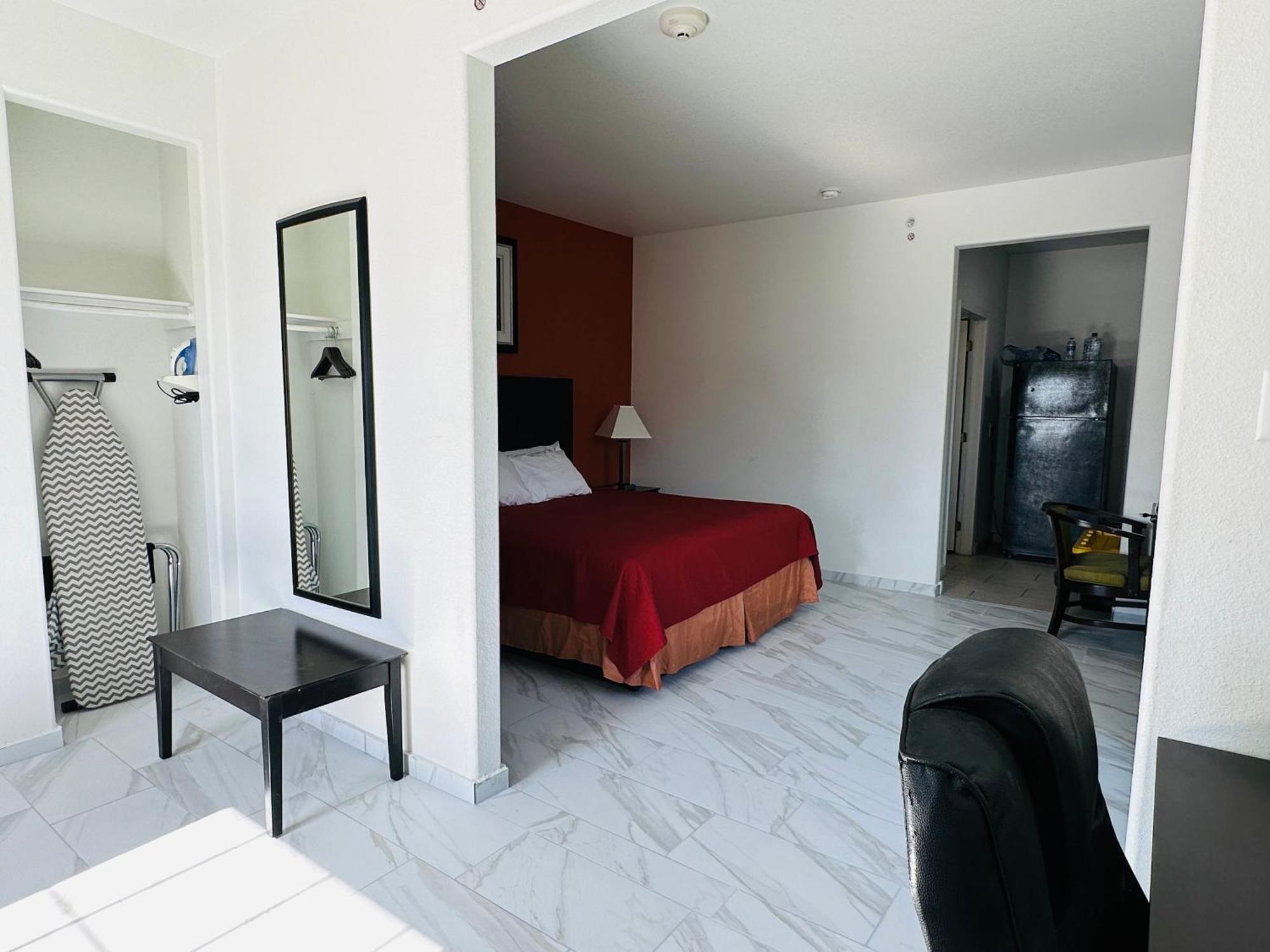 Lux Inn And Suites Three Rivers 外观 照片