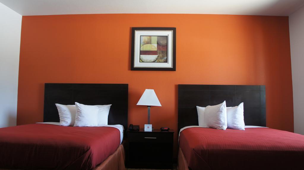 Lux Inn And Suites Three Rivers 外观 照片