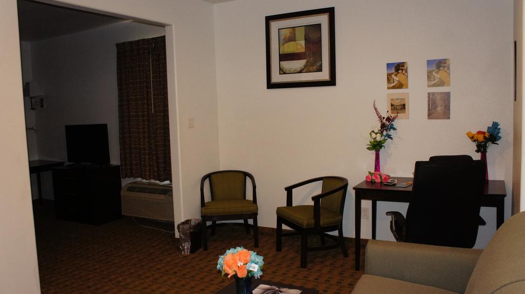 Lux Inn And Suites Three Rivers 外观 照片