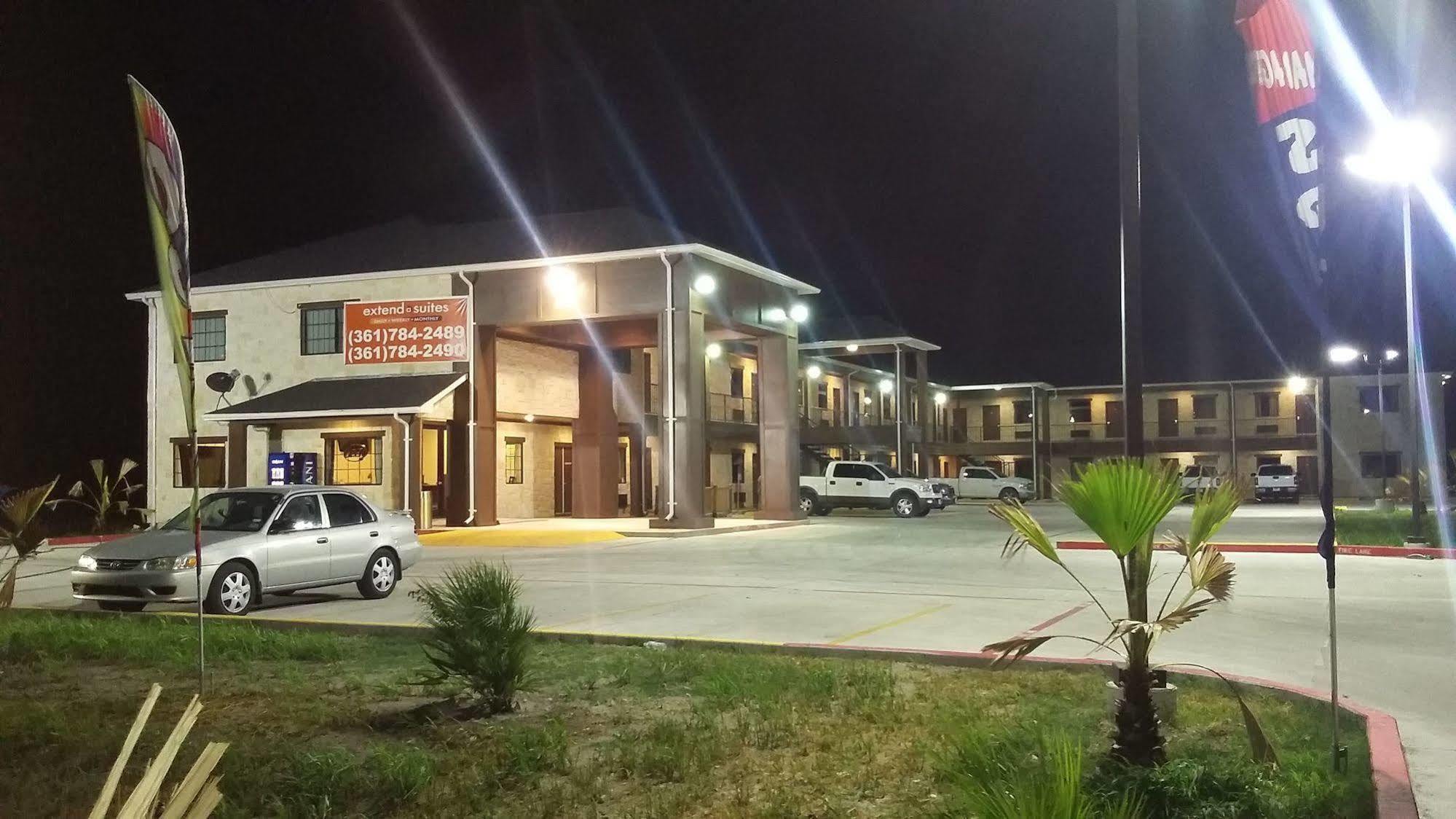 Lux Inn And Suites Three Rivers 外观 照片
