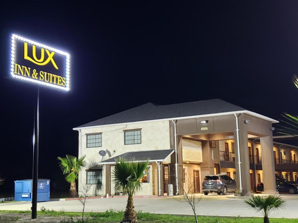 Lux Inn And Suites Three Rivers 外观 照片